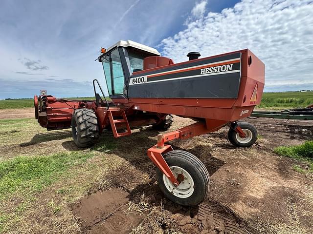Image of Hesston 8400 equipment image 1