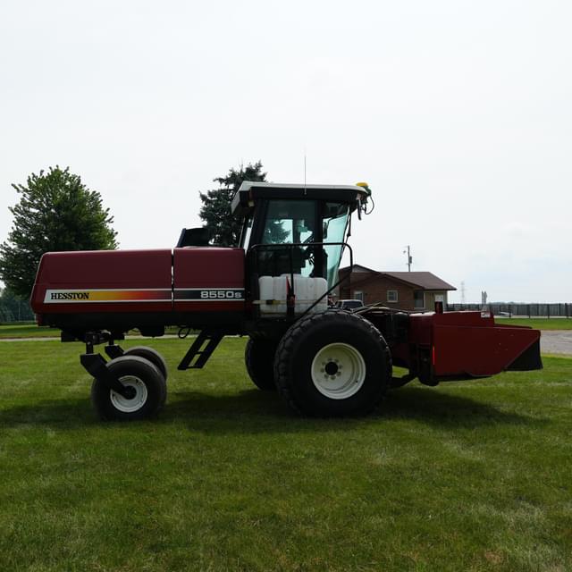 Image of Hesston 8550S equipment image 3