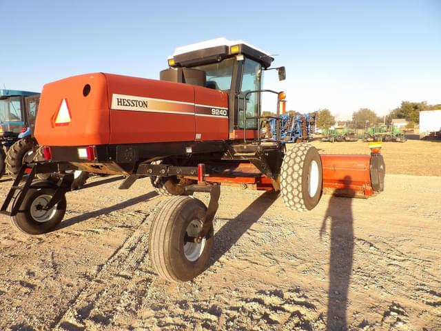 Image of Hesston 9240 equipment image 3
