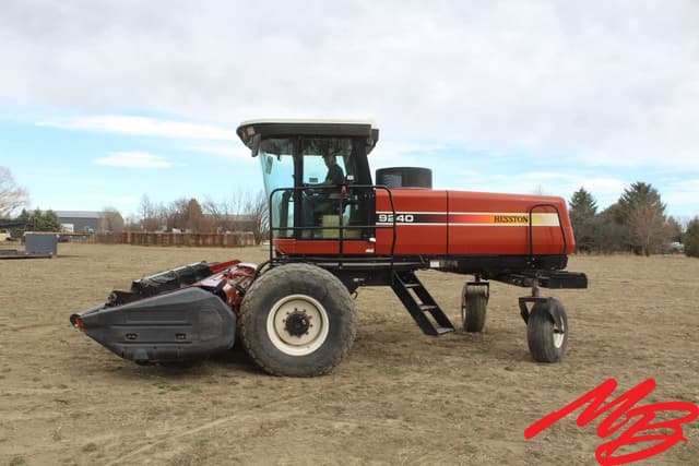 Image of Hesston 9240 equipment image 2