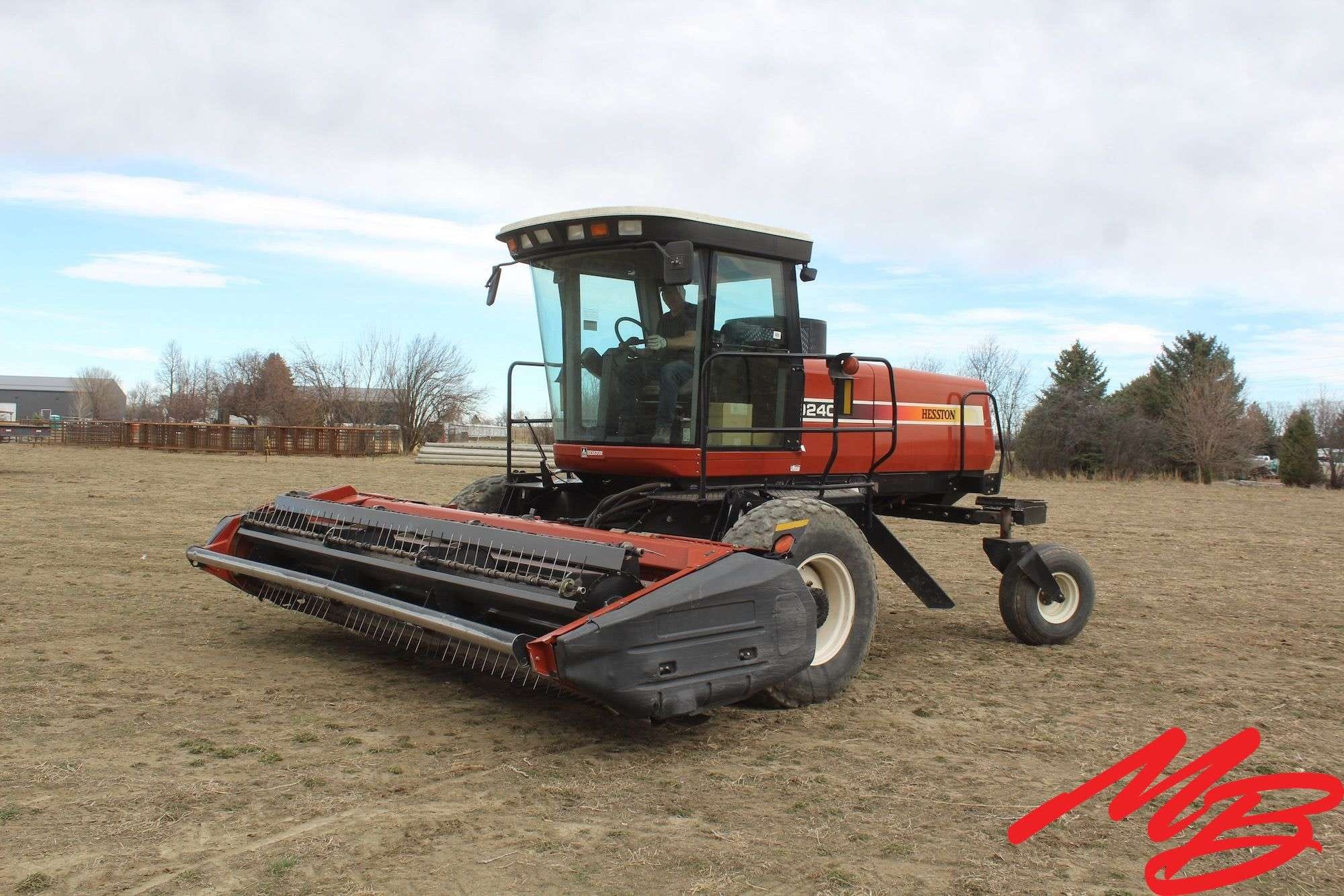 Hesston 9240 Equipment Image0