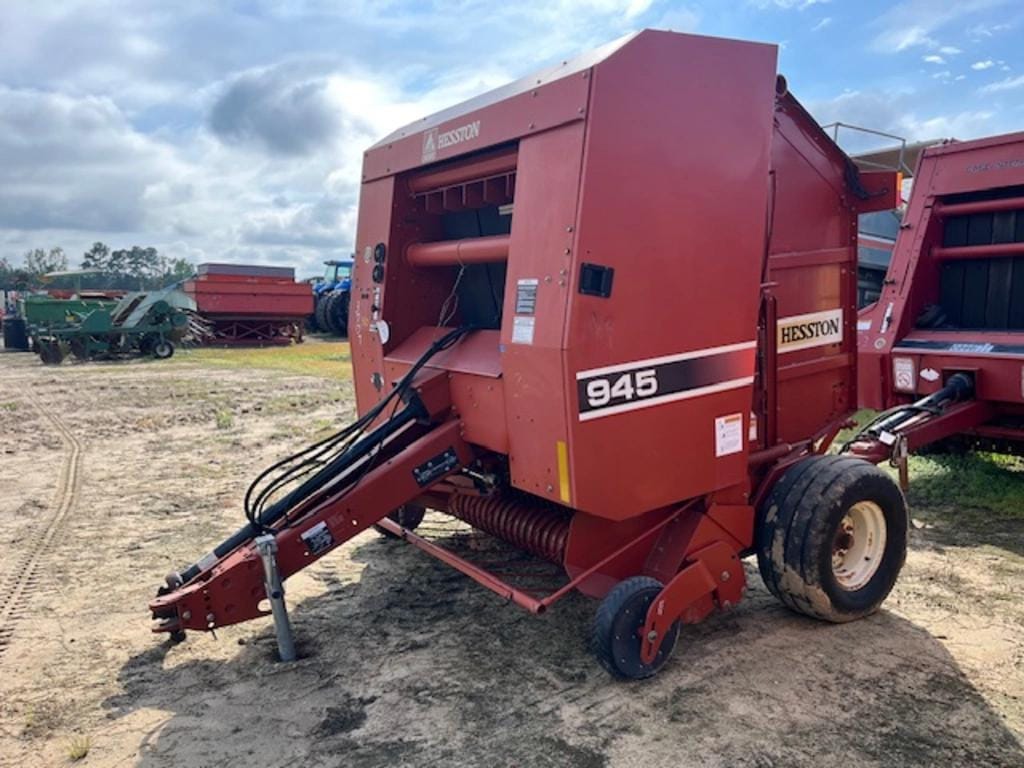 Main image Hesston 945