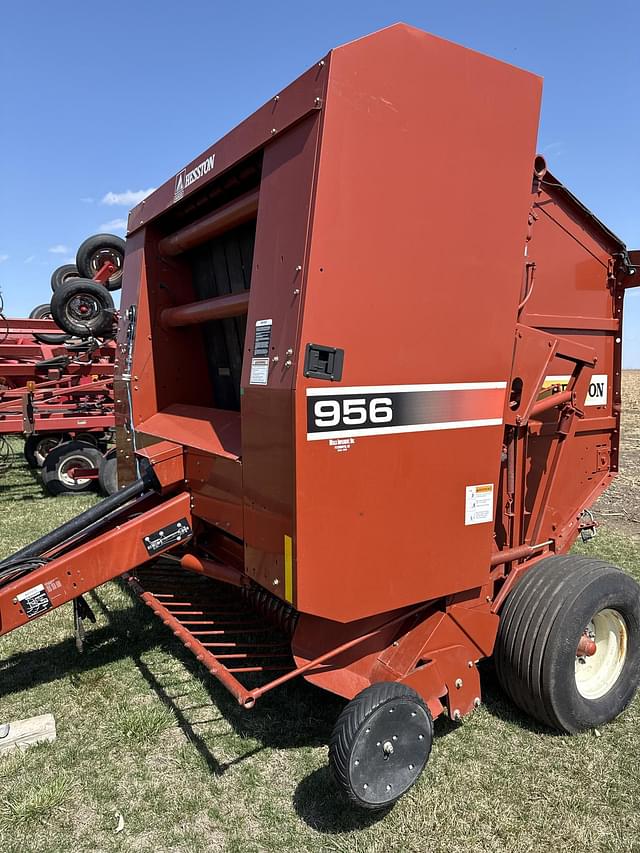 Image of Hesston 956 equipment image 1