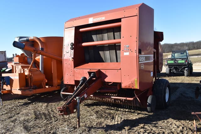 Image of Hesston 956A equipment image 3