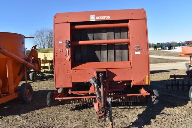 Image of Hesston 956A equipment image 2
