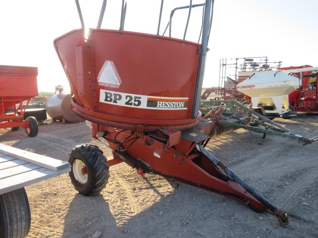 Hesston BP25 Equipment Image0