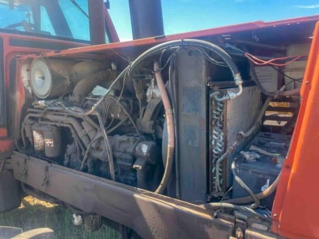 Image of Hesston 100-90 equipment image 4