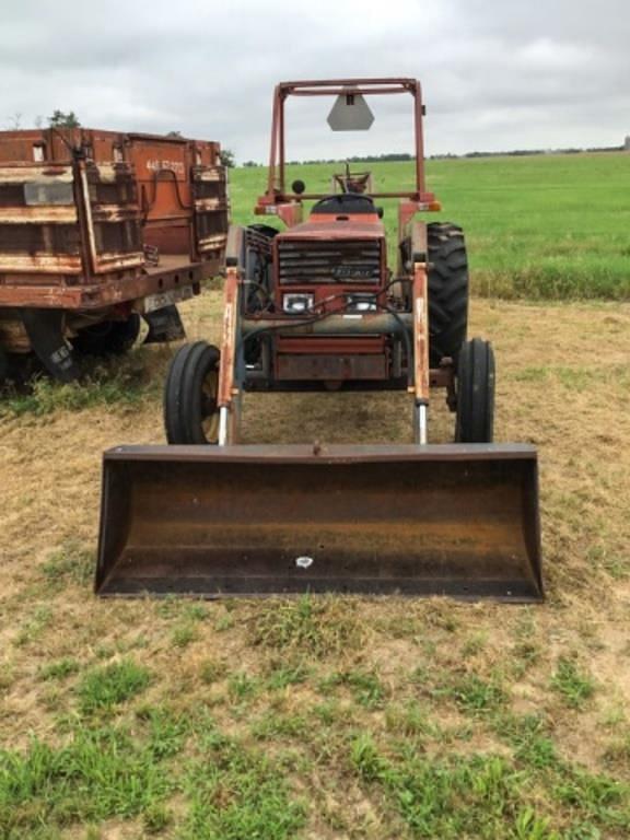 Image of Hesston 466 equipment image 1