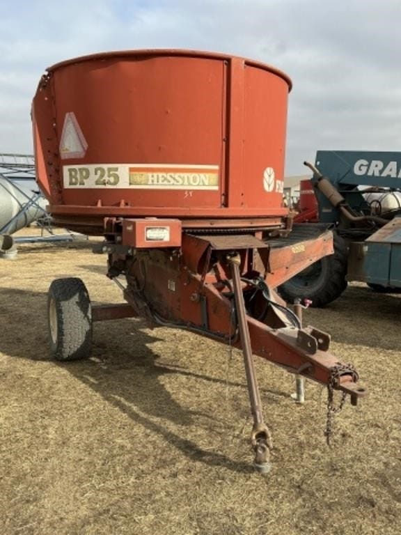 Hesston BP25 Equipment Image0