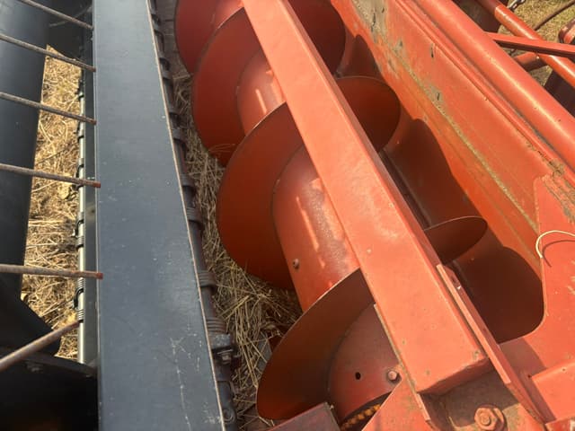 Image of Hesston 8100 equipment image 3