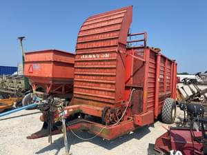 Hesston Stakhand 30 Image