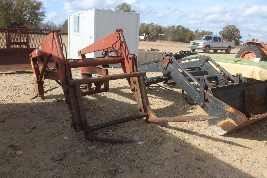 Hesston L335 Equipment Image0