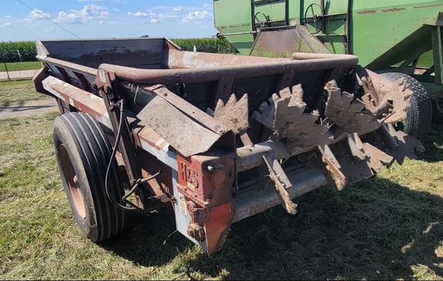 Image of Hesston S235 equipment image 4