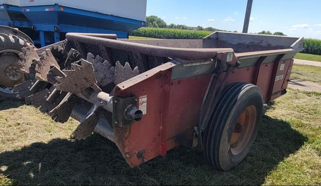 Image of Hesston S235 equipment image 3