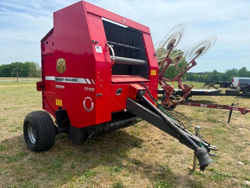 Massey Ferguson Hesston 1745 Equipment Image0