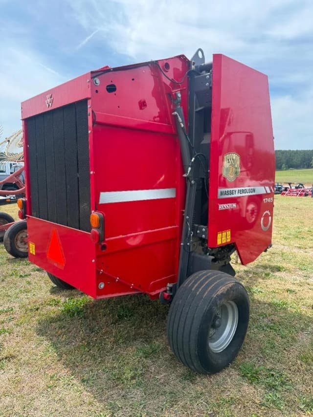 Image of Massey Ferguson Hesston 1745 equipment image 3