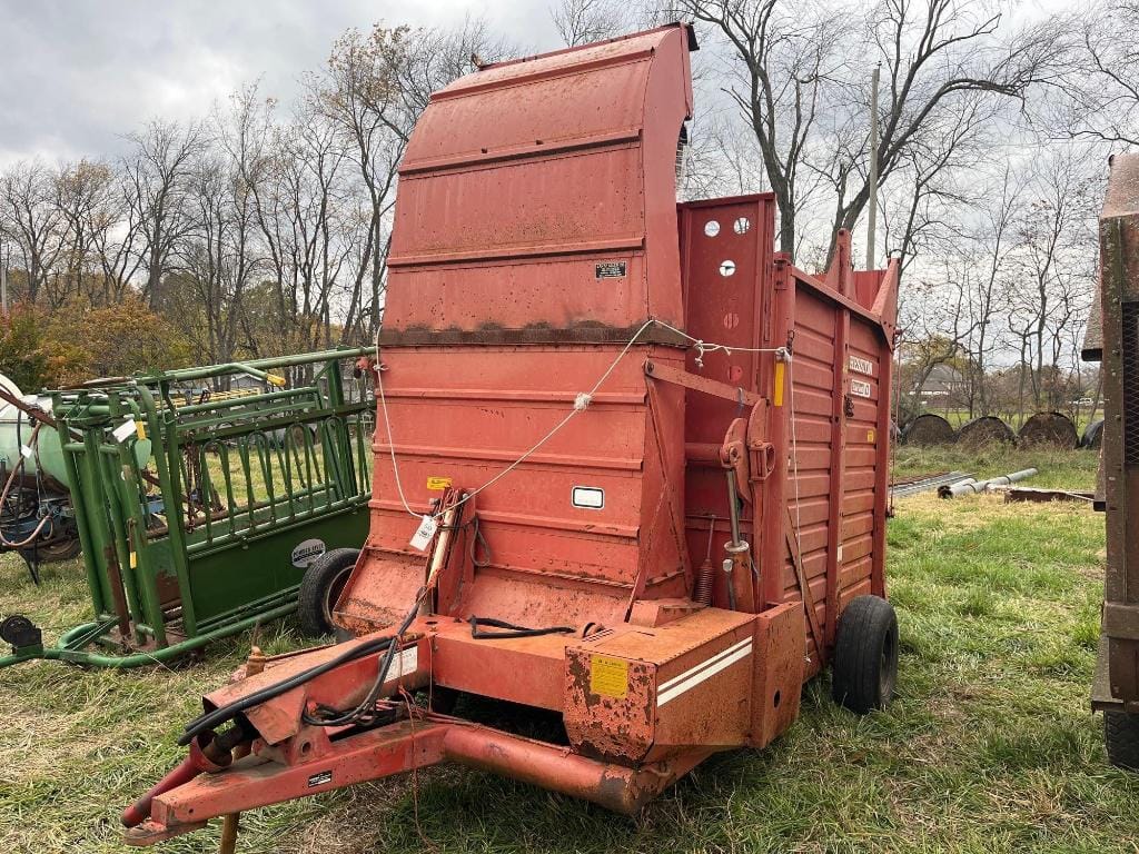 Hesston Stakhand 10 Equipment Image0