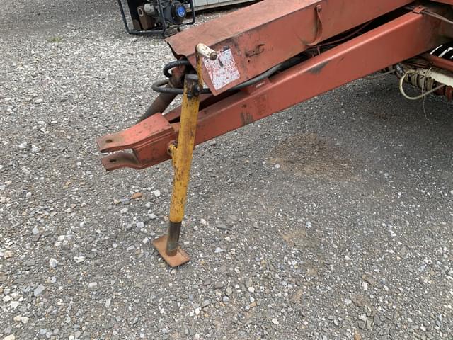 Image of Hesston 5540 equipment image 4