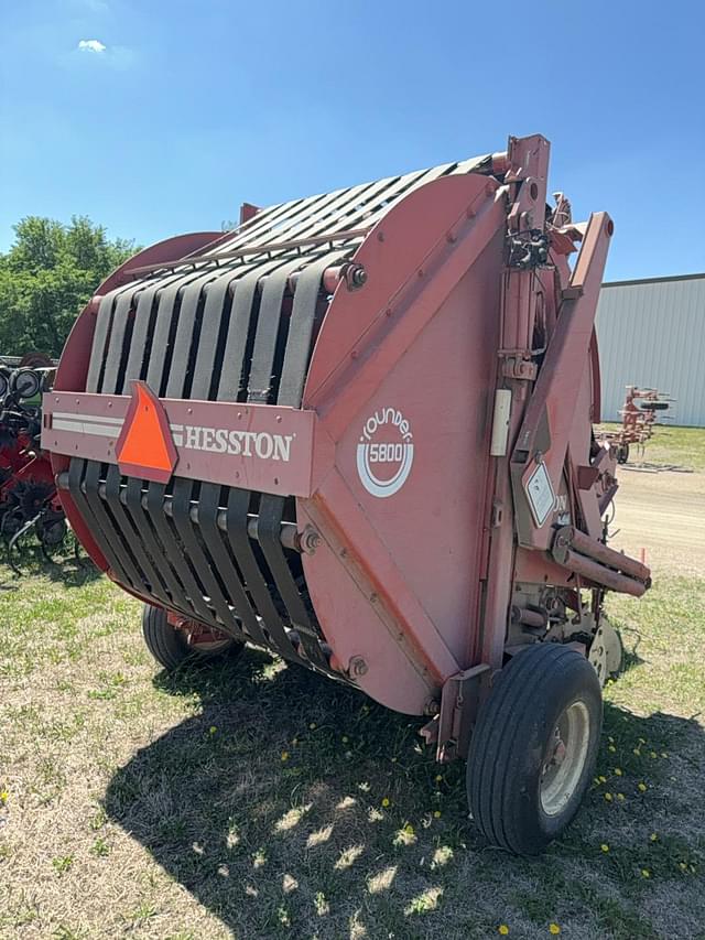 Image of Hesston 5800 equipment image 4