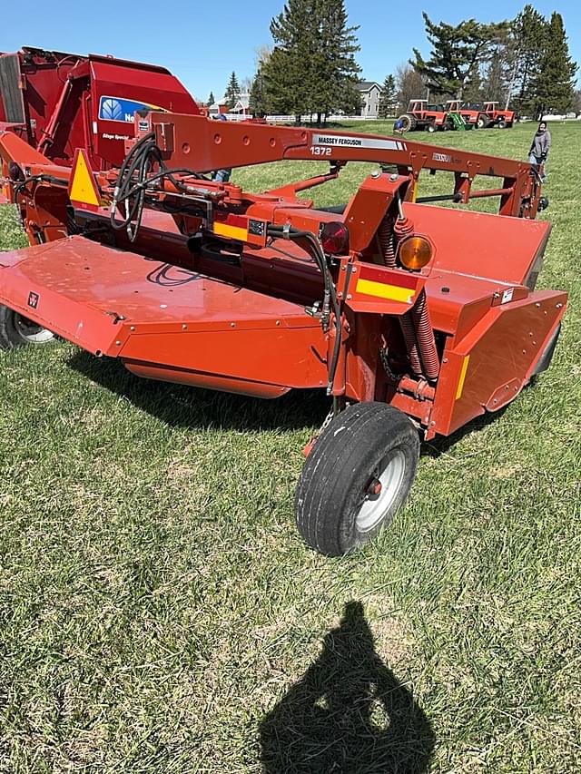 Image of Hesston 1372 equipment image 3