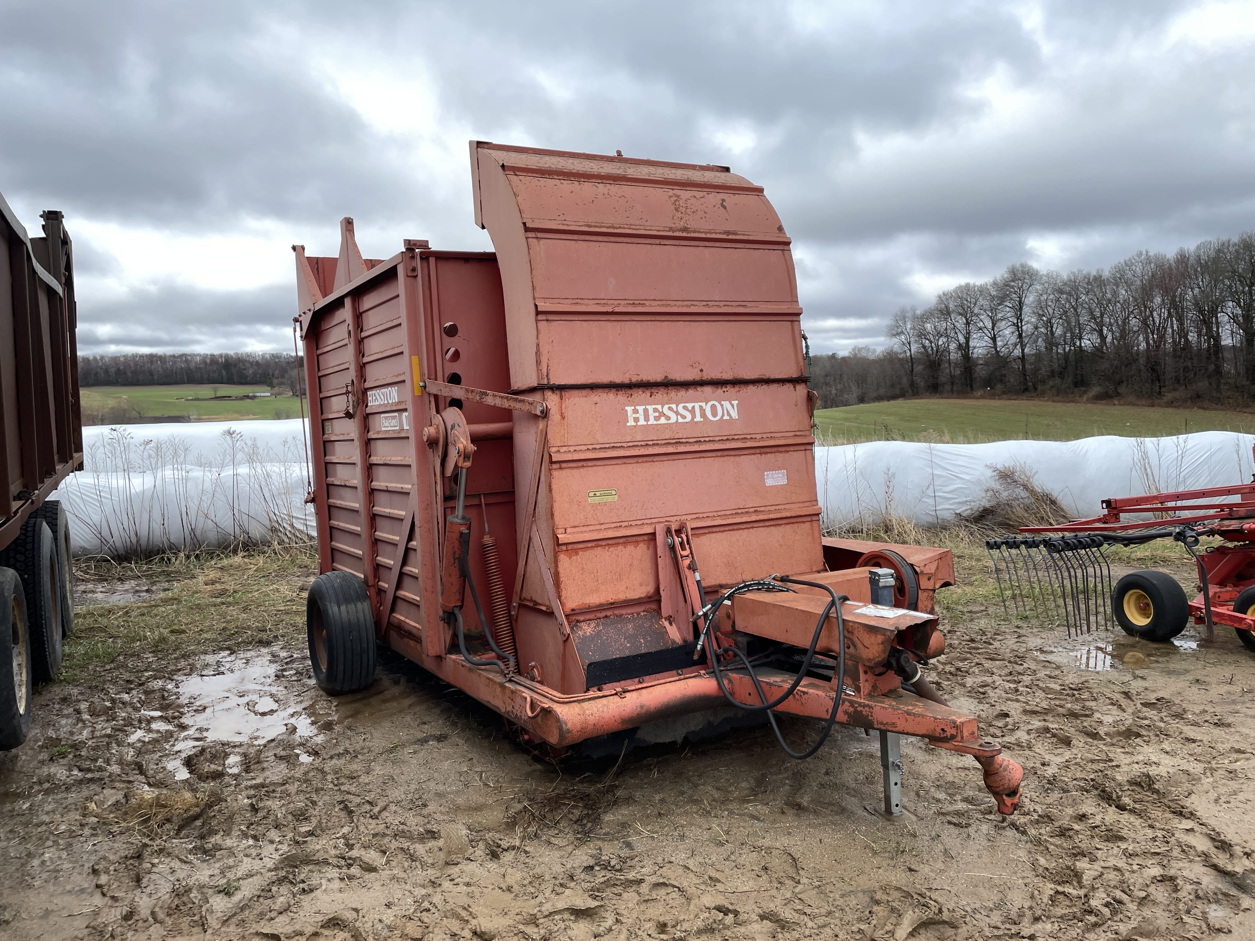 Main image Hesston Stakhand 10