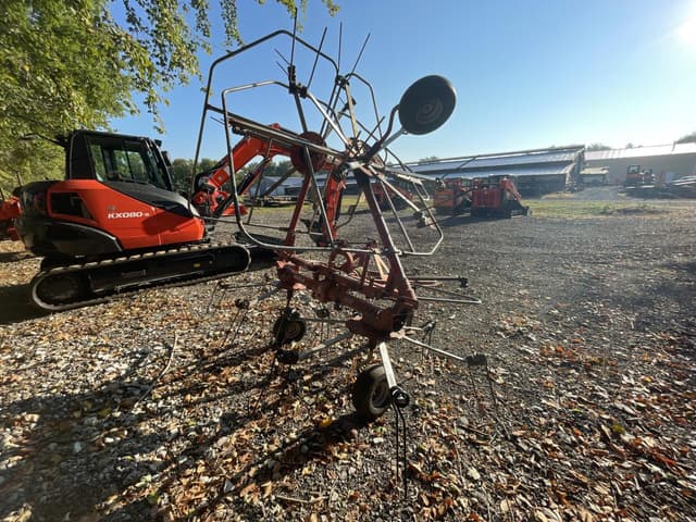 Image of Hesston 3717 equipment image 2