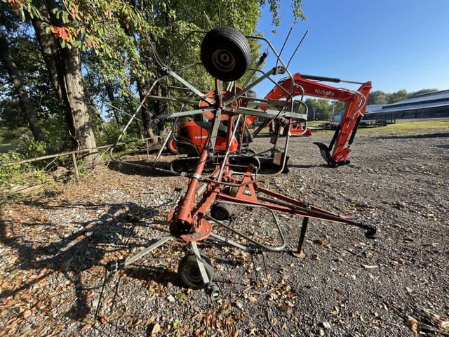 Image of Hesston 3717 equipment image 1