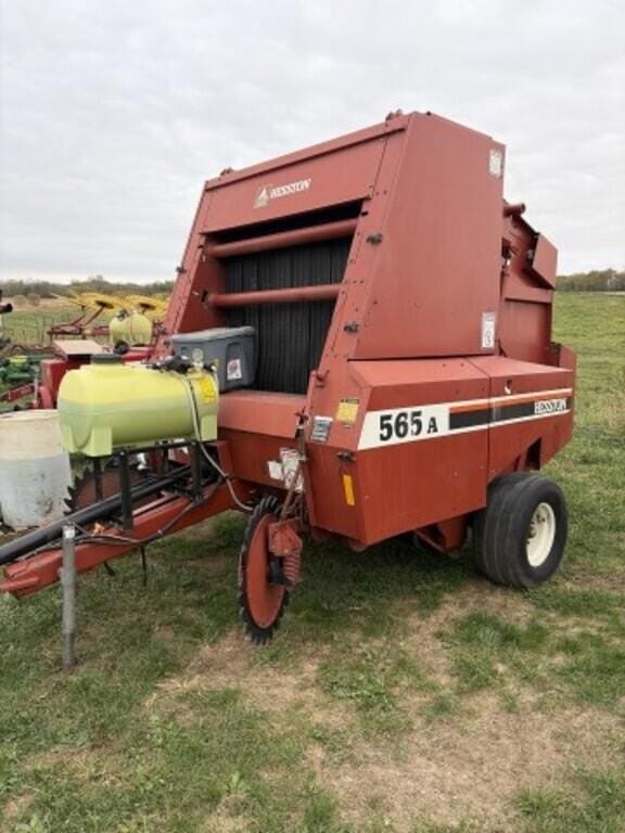 Hesston 565A Equipment Image0