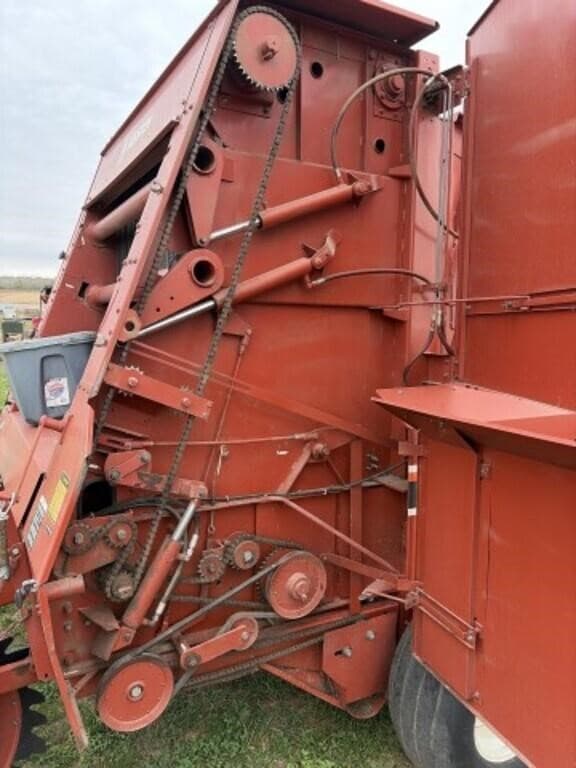 Image of Hesston 565A equipment image 3