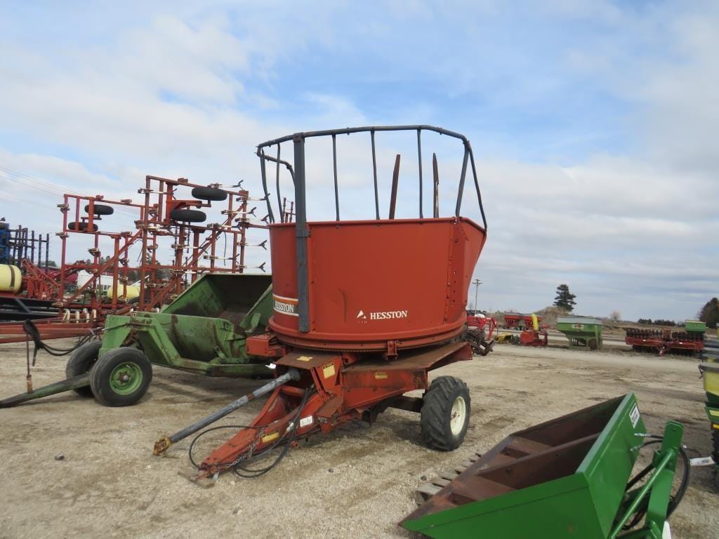 Hesston BP25 Equipment Image0