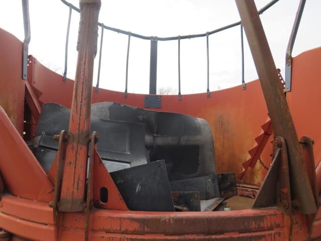 Image of Hesston BP25 equipment image 4