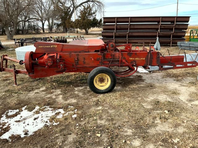 Image of New Holland 273 equipment image 2