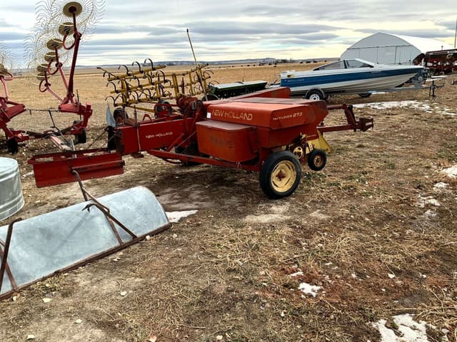 Image of New Holland 273 equipment image 4