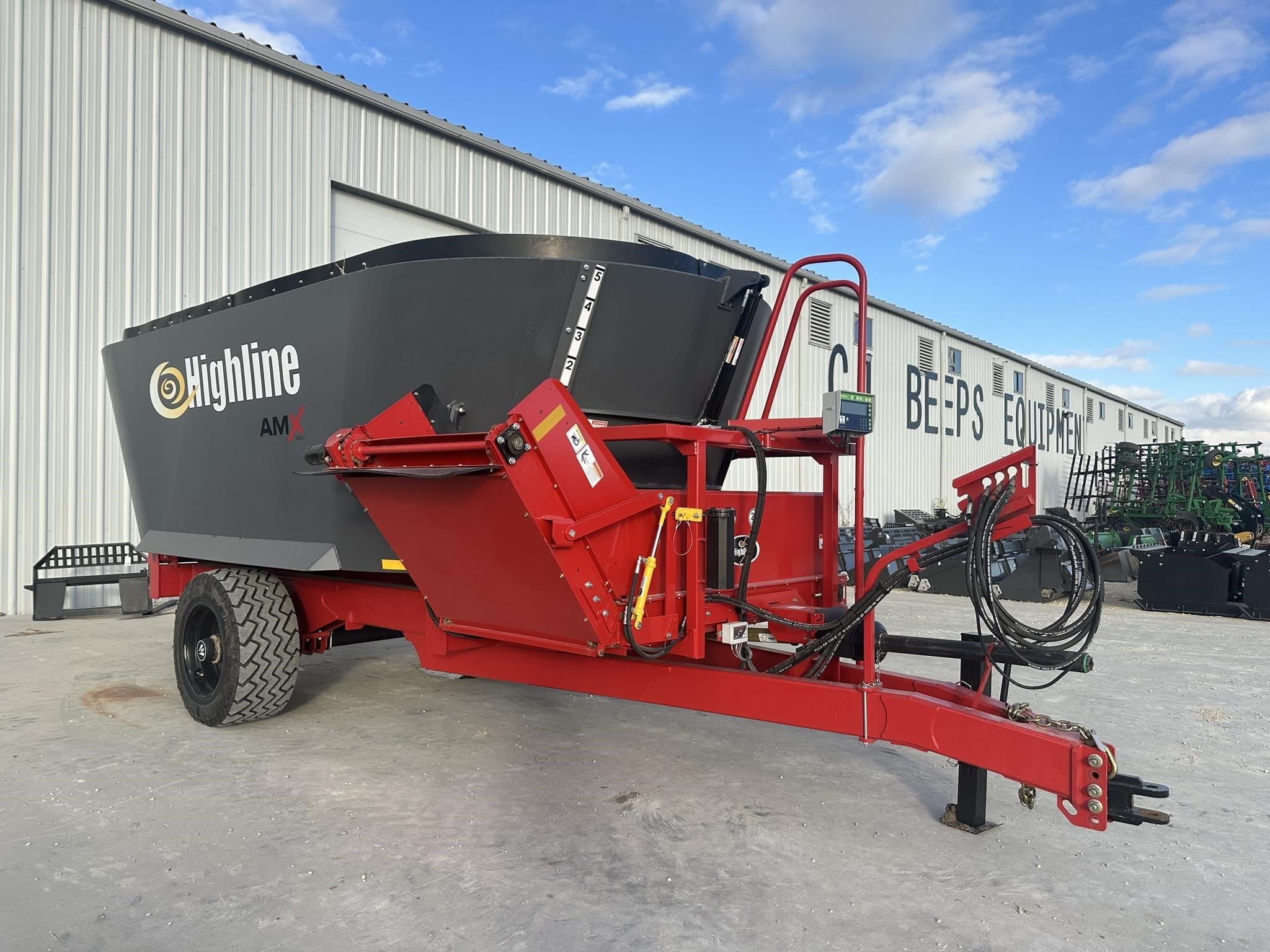 2024 Highline AMX690T Equipment Image0