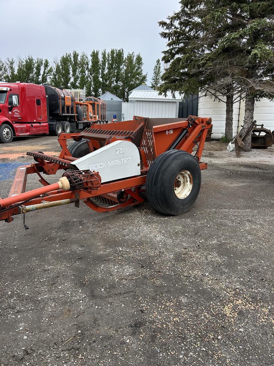 Rock-Master R-56 Equipment Image0