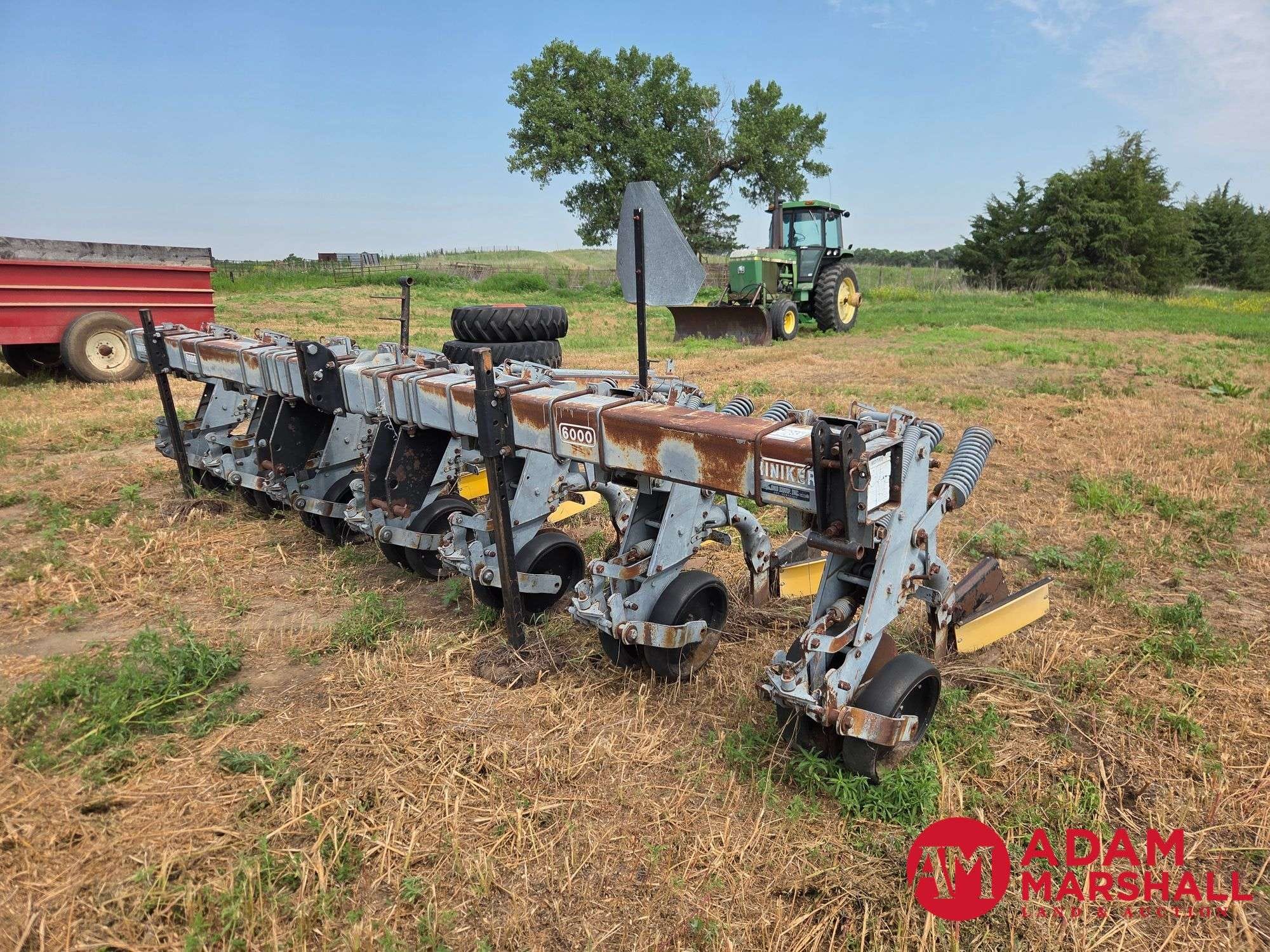 Hiniker 6000 Equipment Image0