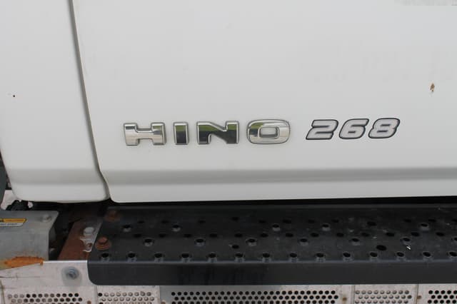 Image of Hino 268 equipment image 2