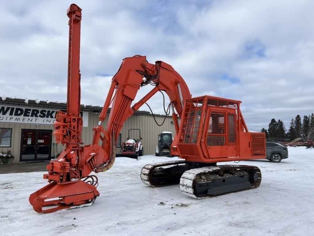 Hitachi EX150 Equipment Image0