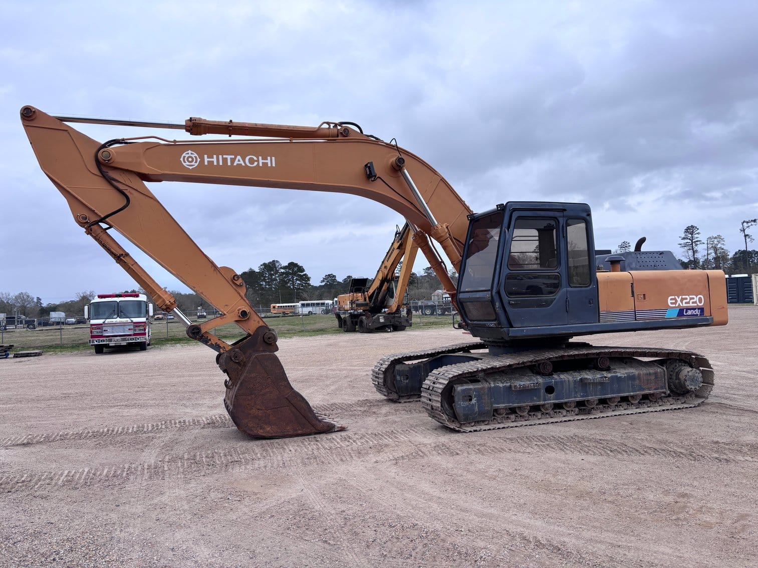 Hitachi EX220 Equipment Image0