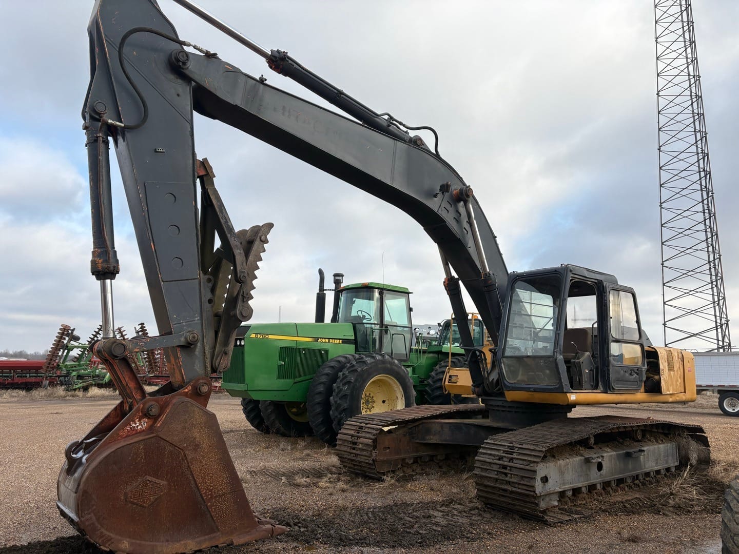 Hitachi EX270LC Equipment Image0