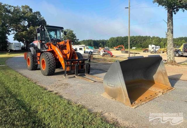 Image of Hitachi ZW180-6 equipment image 2