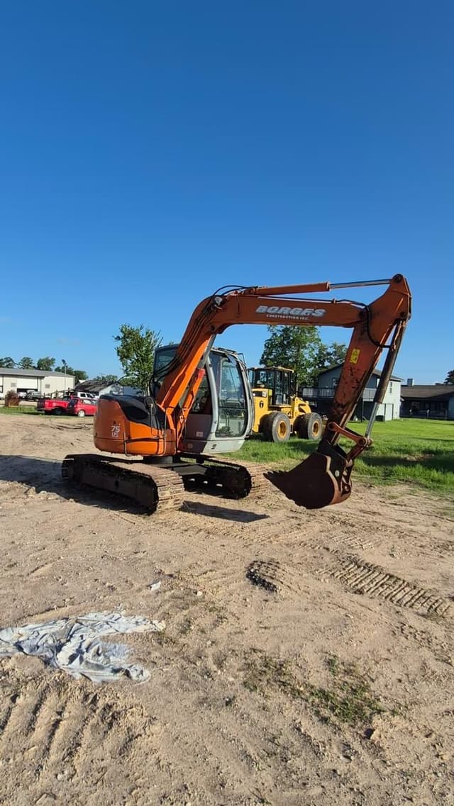 Image of Hitachi ZX75US equipment image 4