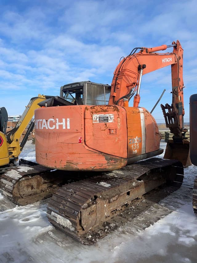 Image of Hitachi ZX135US equipment image 4