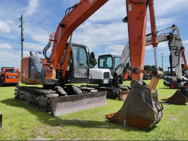 Image of Hitachi ZX135US equipment image 1