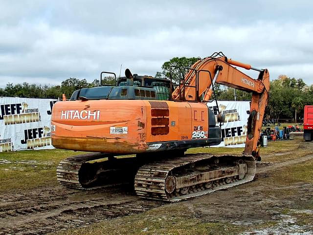 Image of Hitachi ZX250LC equipment image 4