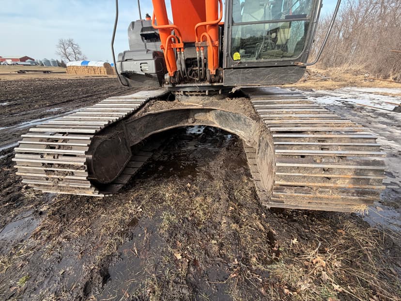 Hitachi ZX290LC-5N Lot No. 34 Construction For Sale with 5,404 Hrs