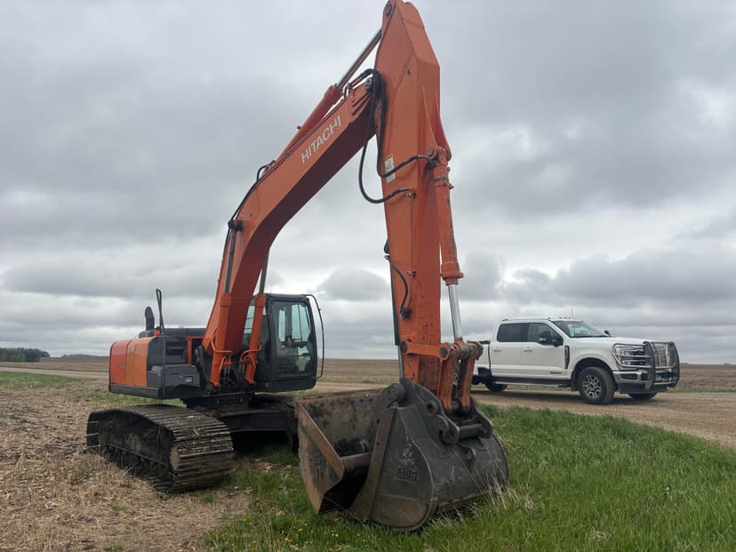 Hitachi ZX290LC-5N Lot No. 34 Construction For Sale with 5,404 Hrs