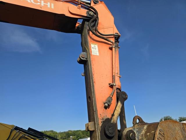 Image of Hitachi ZX350LC equipment image 3