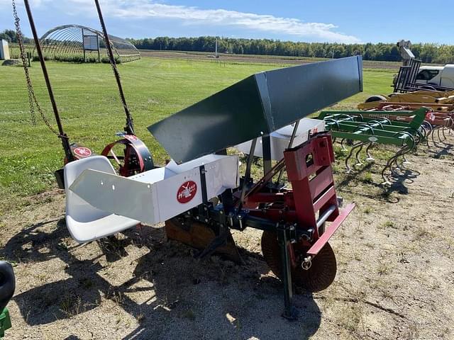 Image of Holland Transplanter equipment image 2