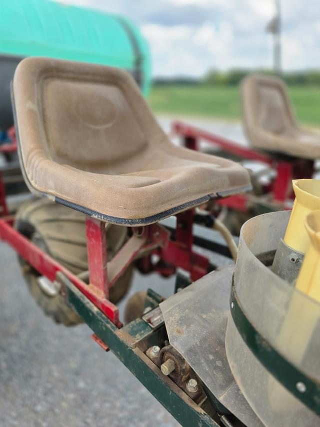 Image of Holland Transplanter equipment image 2